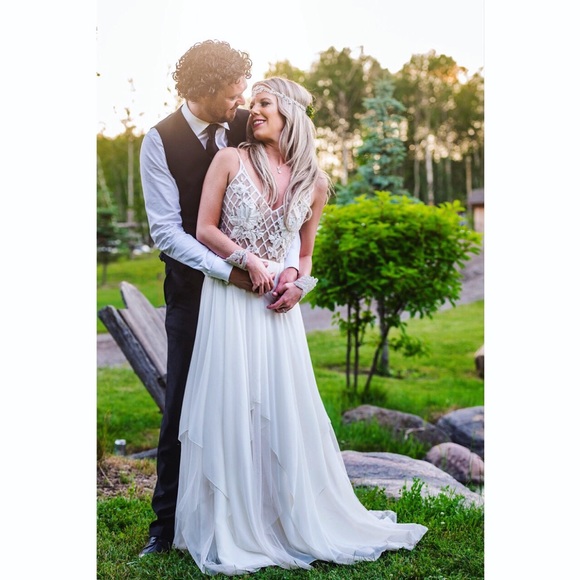 Hayley Paige Wedding Gown - Picture 5 of 16